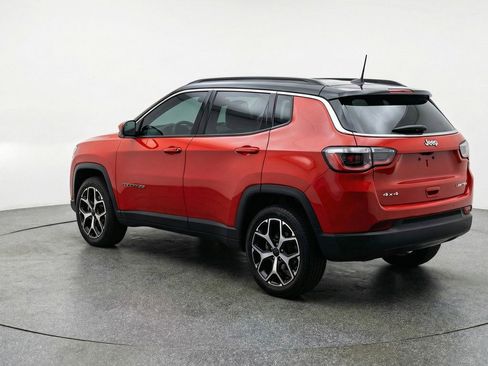 Used 2025 Jeep Compass Limited image 6