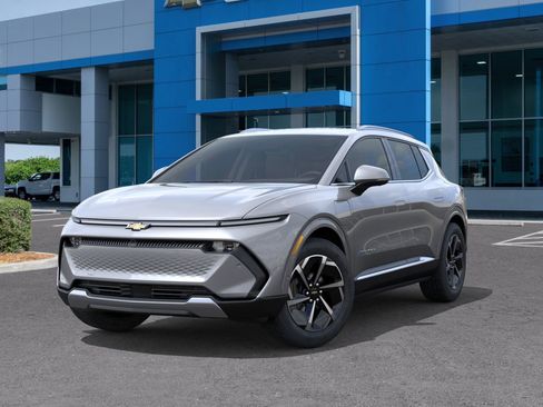 New 2025 Chevrolet Equinox EV LT image 6