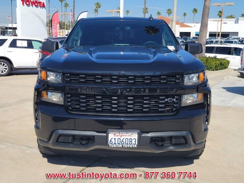 Used 2020 Chevrolet Silverado 1500 Custom w/ Custom Value Package image 8
