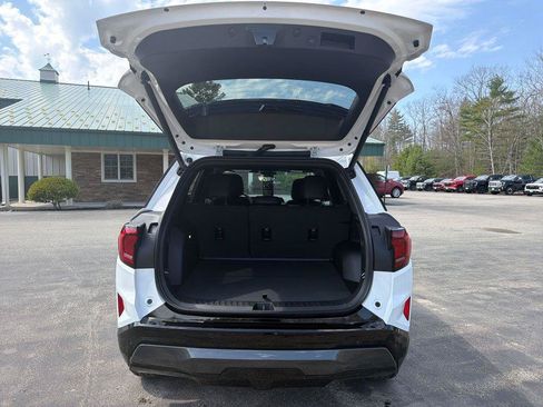 New 2026 GMC Terrain AT4 w/ Technology Package II AWD/4WD image 19