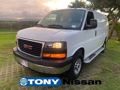 Used 2023 GMC Savana 2500 w/ Driver Convenience Package image 3