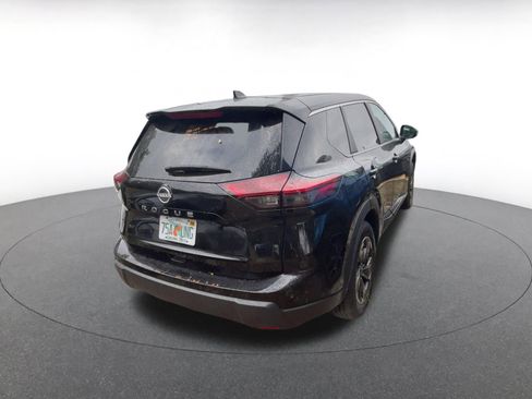 Used 2025 Nissan Rogue SV image 8