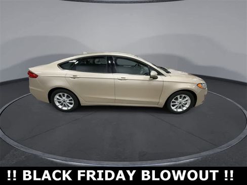 Used 2019 Ford Fusion SE image 9