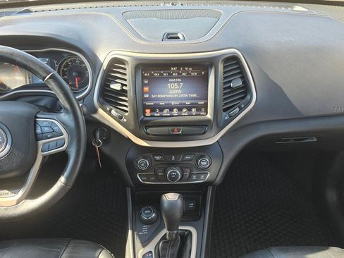 Used 2017 Jeep Cherokee Latitude w/ True North Edition AWD/4WD image 15