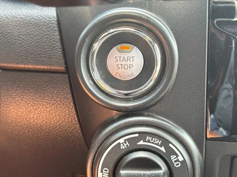 Used 2024 Nissan Titan PRO-4X w/ Pro-4x Convenience Package AWD/4WD image 39