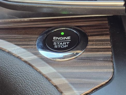 Used 2020 Ford Explorer Limited w/ Class III Trailer Tow Package image 19