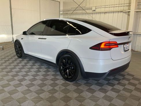 Used 2022 Tesla Model X image 4