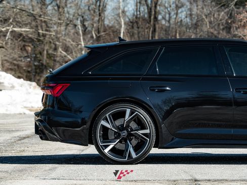 Used 2021 Audi RS 6 w/ Carbon Optic Package image 22