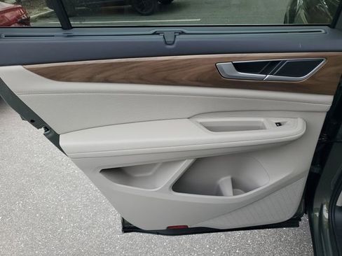 New 2026 Volkswagen Atlas SE FWD image 9