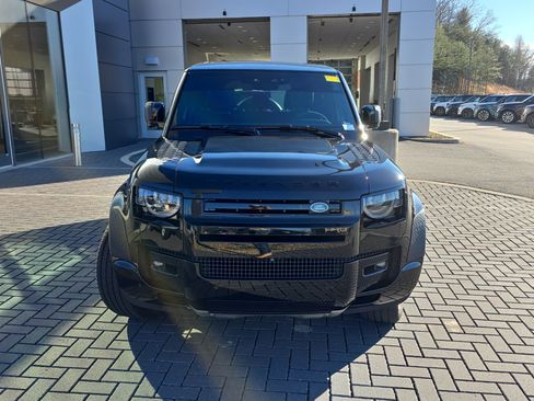 Certified 2024 Land Rover Defender 110 V8 image 2