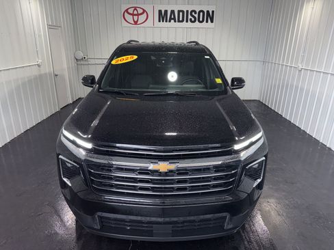 Used 2025 Chevrolet Traverse LT AWD/4WD image 5