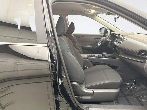 Used 2023 Nissan Rogue S AWD/4WD image 16
