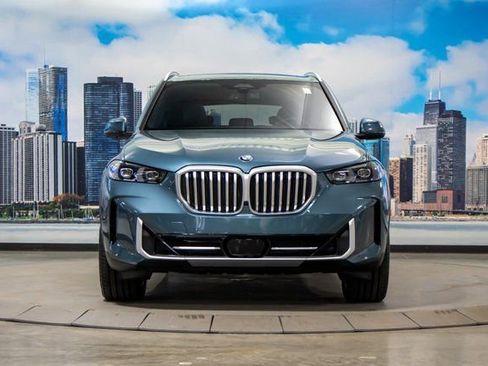 Certified 2024 BMW X5 xDrive40i w/ Premium Package image 3