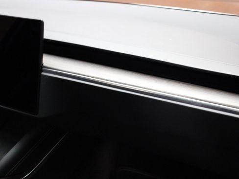 Used 2023 Tesla Model X 7 Seater AWD Driving Com 4 image 22