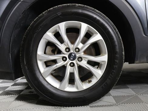 Used 2021 Kia Telluride LX image 9