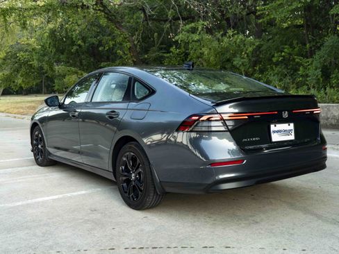 Used 2025 Honda Accord SE image 7