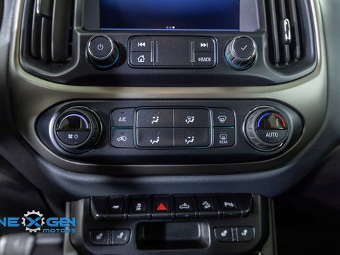 Used 2022 Chevrolet Colorado Z71 w/ Z71 Midnight Edition AWD/4WD image 21