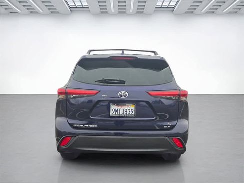 Used 2023 Toyota Highlander XLE image 5