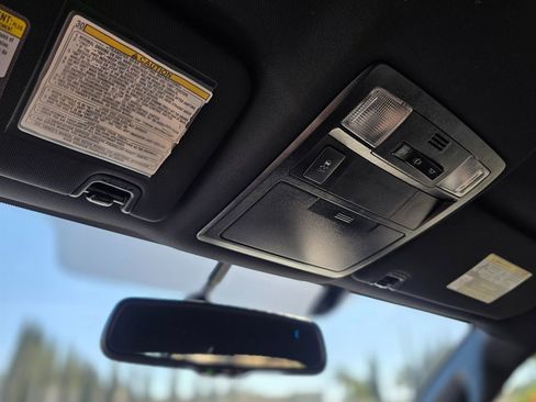 Used 2017 Toyota Tacoma TRD Sport image 39