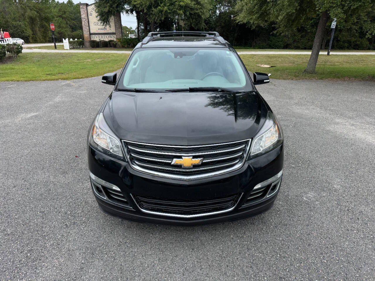 Used 2016 Chevrolet Traverse LTZ FWD image 2