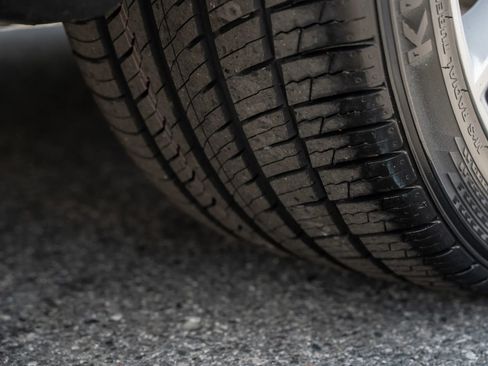 Used 2013 Jaguar XJ AWD image 34