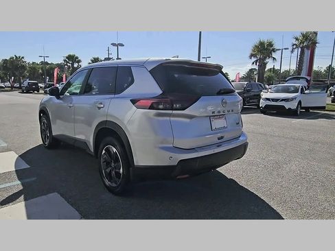 Used 2024 Nissan Rogue SV image 28