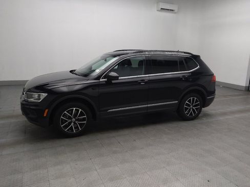Used 2021 Volkswagen Tiguan SEL image 2