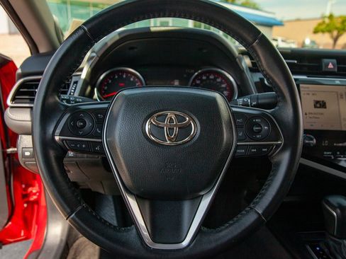 Used 2020 Toyota Camry XSE image 17