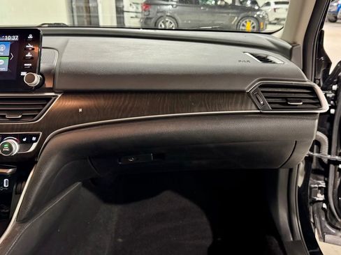 Used 2020 Honda Accord Touring image 26