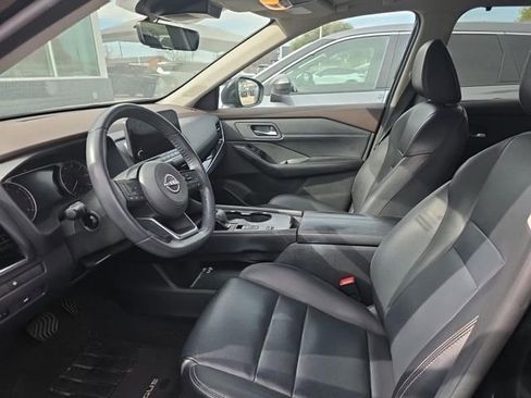 Used 2023 Nissan Rogue SL w/ SL Premium Package image 4