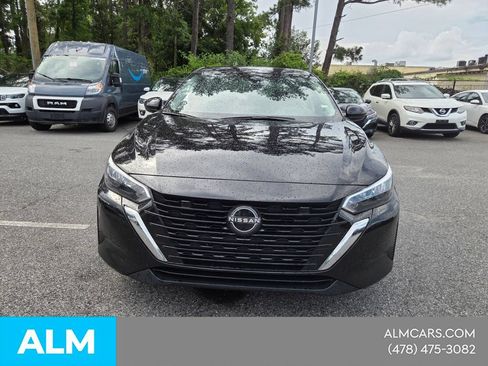 Used 2024 Nissan Sentra SV FWD image 2