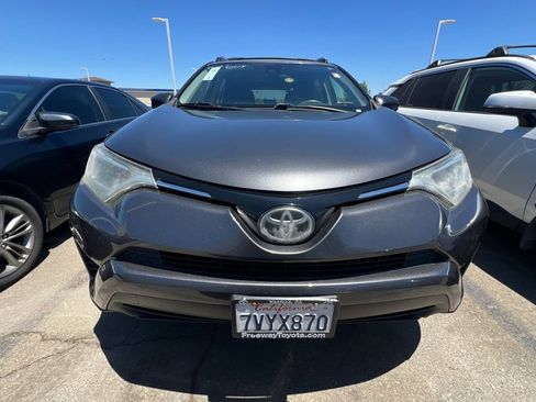 Used 2017 Toyota RAV4 LE FWD image 3