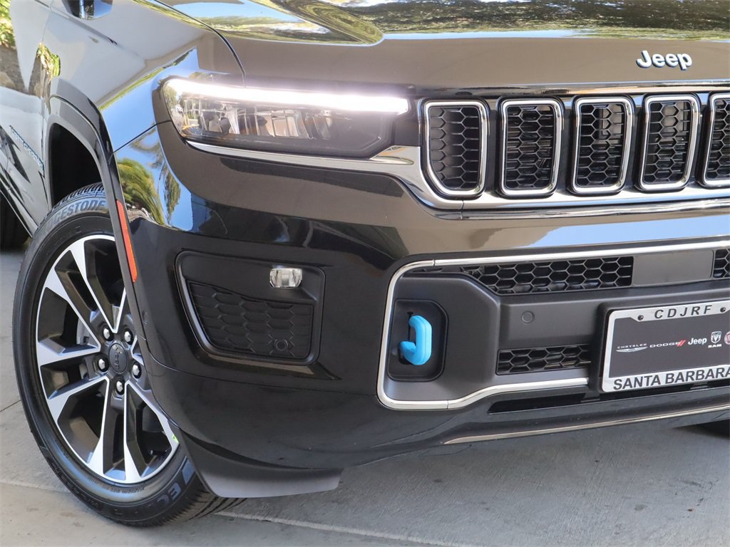New 2023 Jeep Grand Cherokee Overland w/ Luxury Tech Group IV AWD/4WD image 2