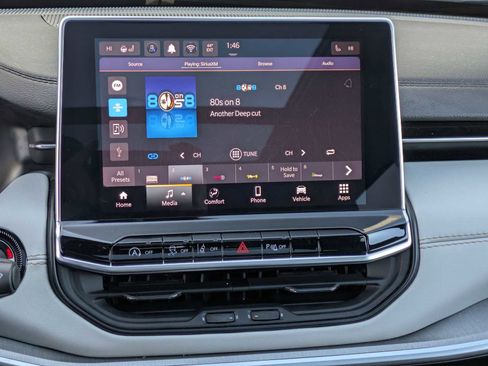 Used 2025 Jeep Compass Limited w/ Sun & Sound Group image 28