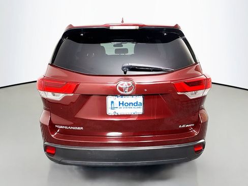Used 2019 Toyota Highlander Plus AWD/4WD image 6