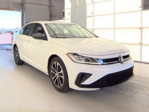 Used 2025 Volkswagen Jetta Sport FWD image 1