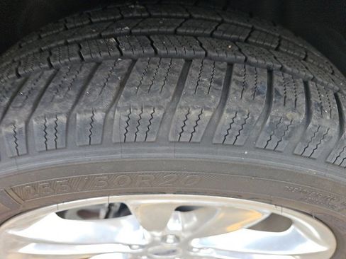 Used 2018 Ford Explorer Limited image 11