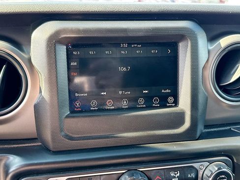 Used 2022 Jeep Wrangler Unlimited Sport AWD/4WD image 16