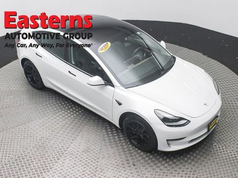 Used 2023 Tesla Model 3 Standard Range image 3