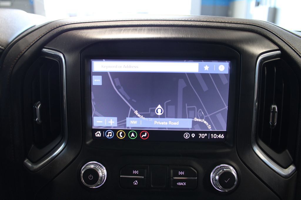 Used 2022 GMC Sierra 1500 AT4 w/ Technology Package AWD/4WD image 18