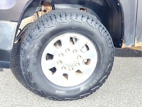 Used 2011 GMC Sierra 3500 SLE w/ SLE Preferred Package image 9