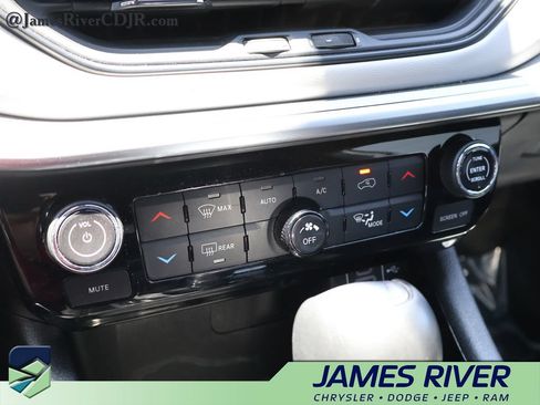 Used 2025 Jeep Compass Limited AWD/4WD image 35