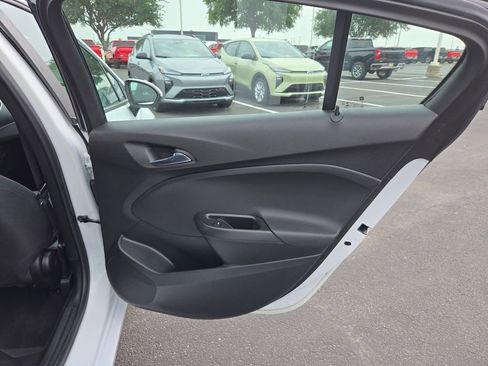 Used 2019 Chevrolet Cruze LS FWD image 11