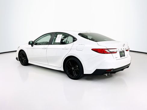 Used 2025 Toyota Camry SE w/ Multimedia Upgrade Package image 5