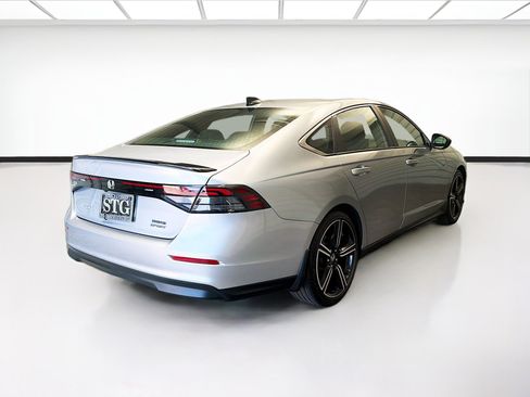 Used 2024 Honda Accord Sport image 4
