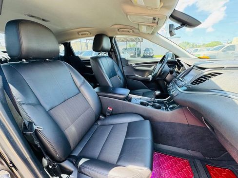 Used 2019 Chevrolet Impala LT FWD image 16