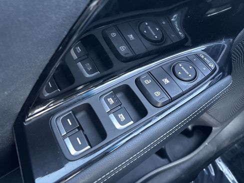 Used 2019 Kia Niro EX image 30