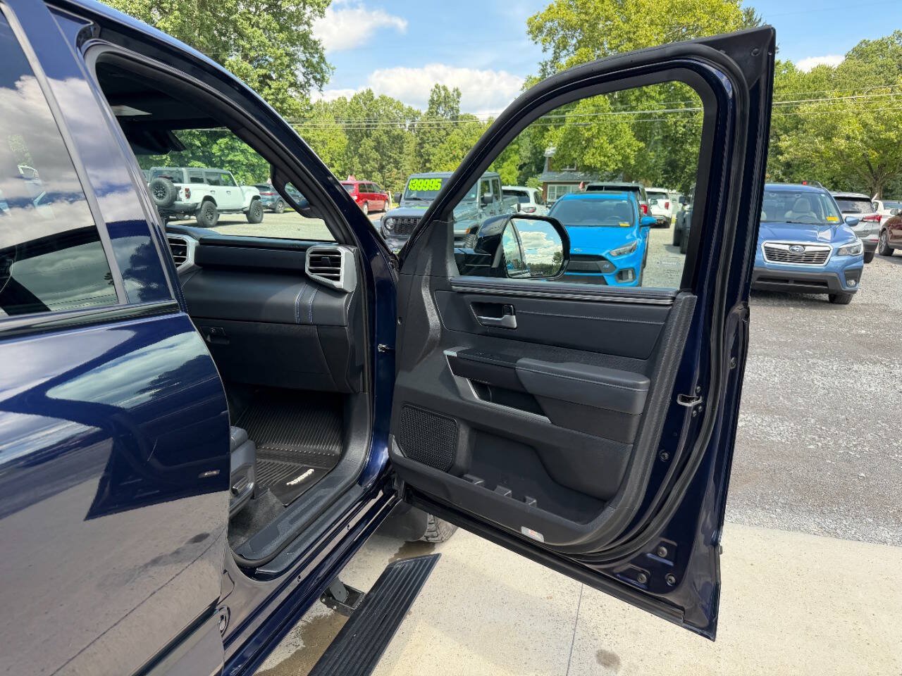 Used 2024 Toyota Tundra Platinum AWD/4WD image 14