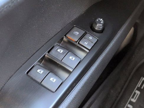 Used 2019 Toyota Camry LE FWD image 21