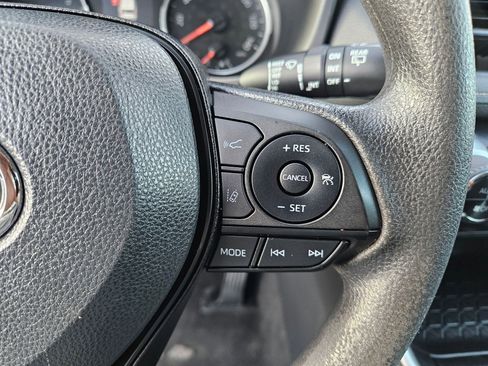 Used 2022 Toyota RAV4 XLE AWD/4WD image 20